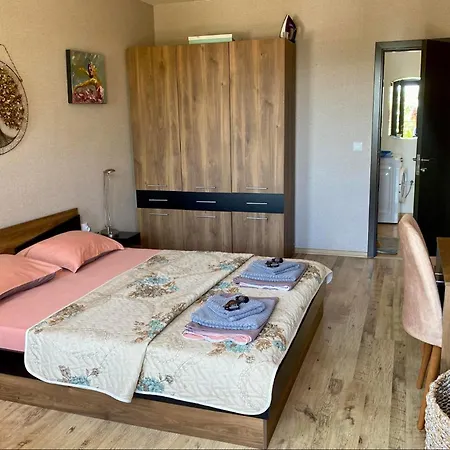 Апартаменты Dreams 42 *